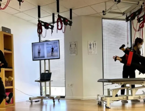 Year-End Postural Reflection: How to Track Improvements & Set Goals for 2026